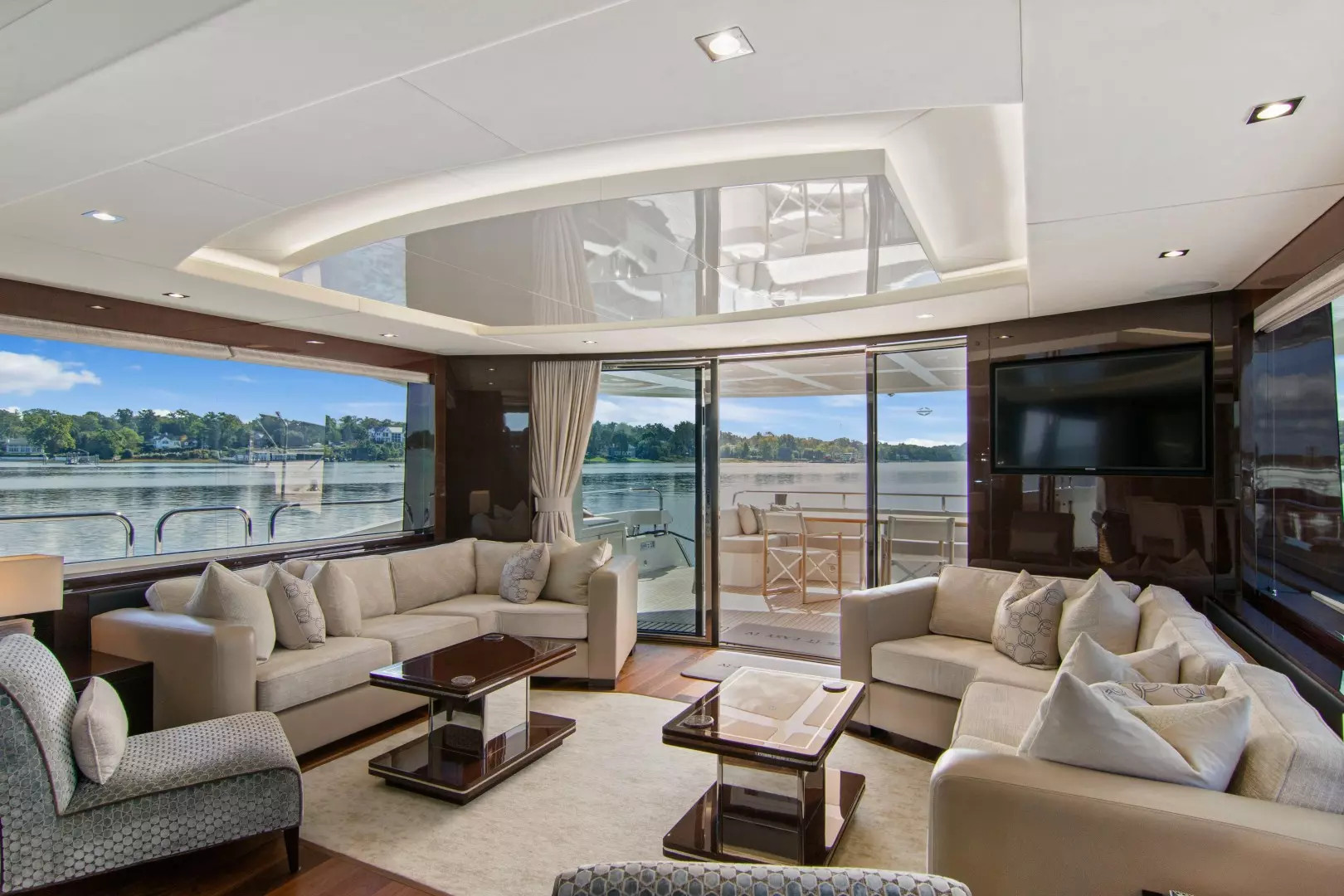 2019 Sunseeker 86 Yacht - Image 26