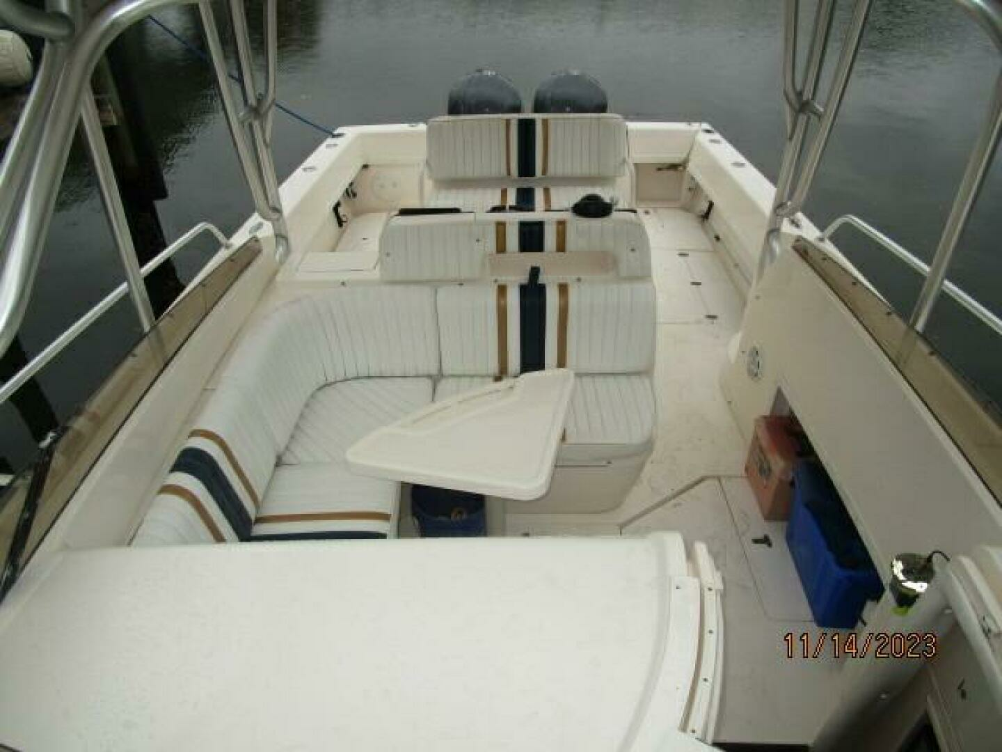 2001 Intrepid 348 Walkaround - Image 13