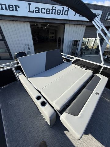 2026 Sun Tracker Party Barge 22 RF XP3 - 14