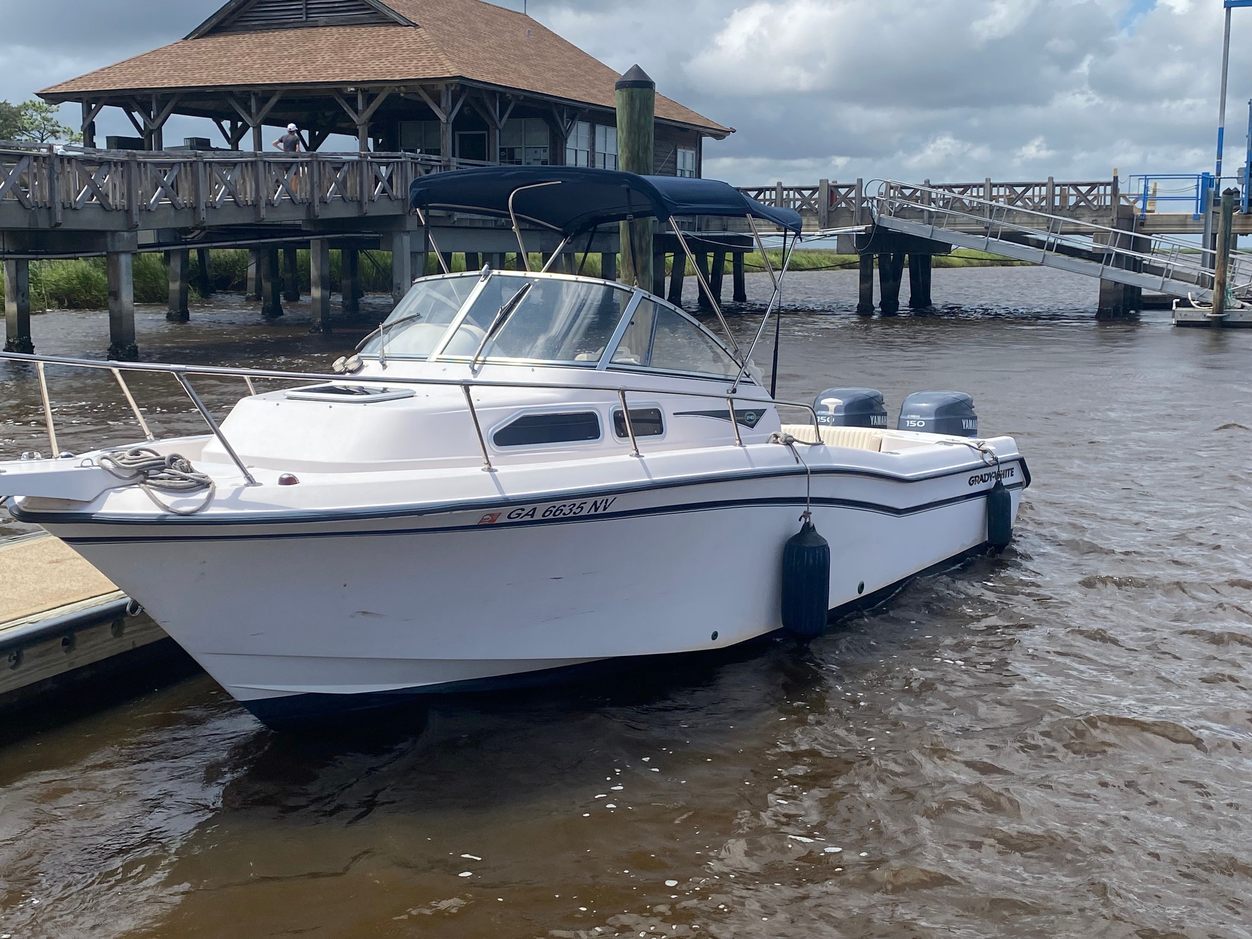 2002 Grady-White Voyager 248