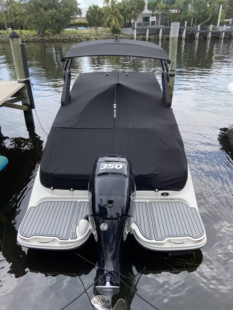 2019 Sea Ray SDX 270 Outboard - Image 11