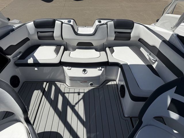 2026 Yamaha Boats 195S - 8