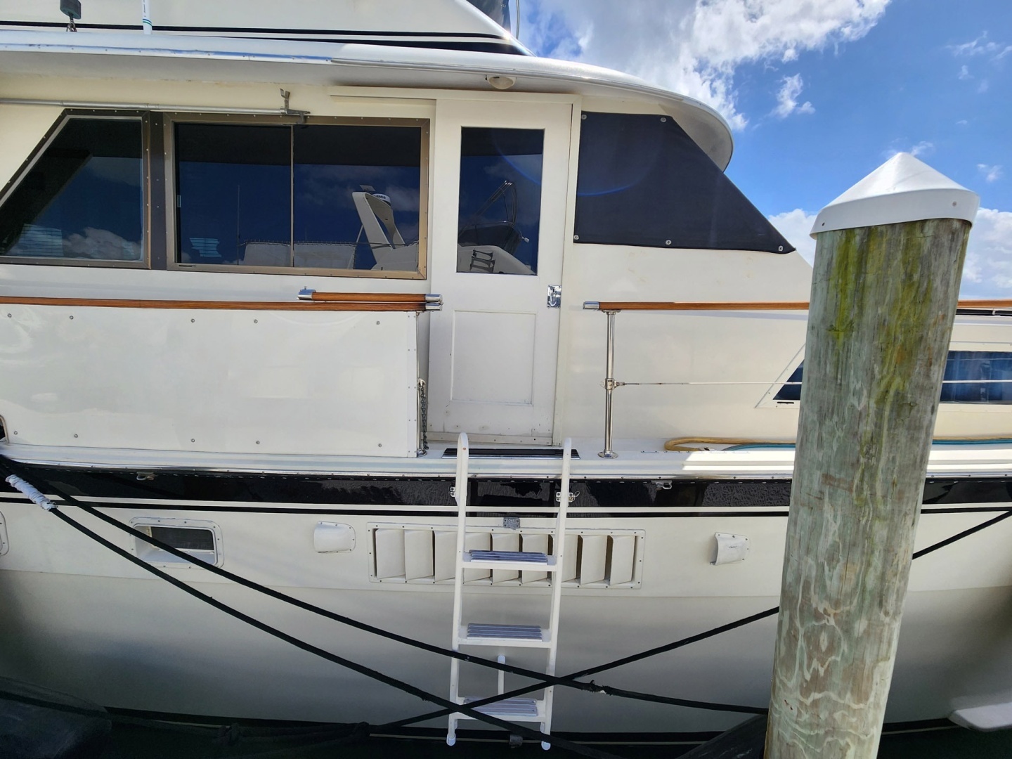 1978 Hatteras 53 Motor Yacht - Image 68