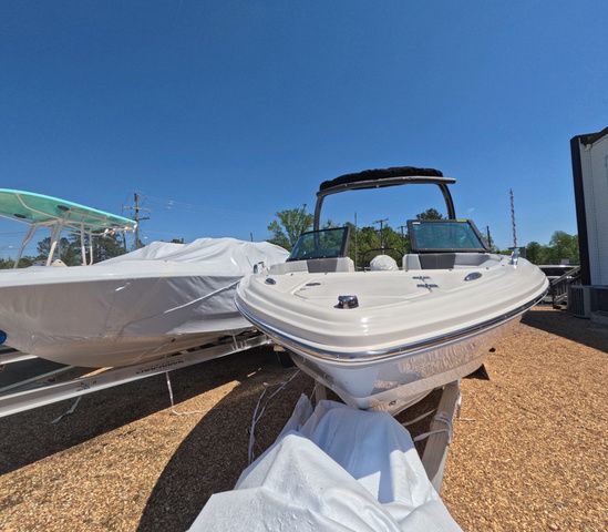2026 Chaparral 23 SSi OB In Stock Trailer included - 4