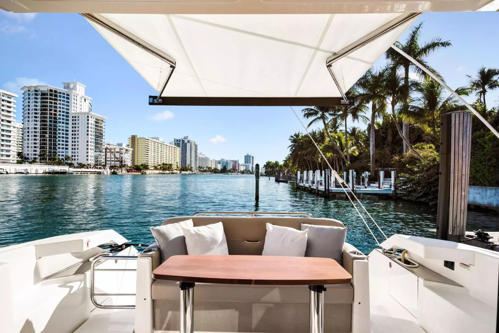 2018 Tiara Yachts 39 Coupe - Image 17