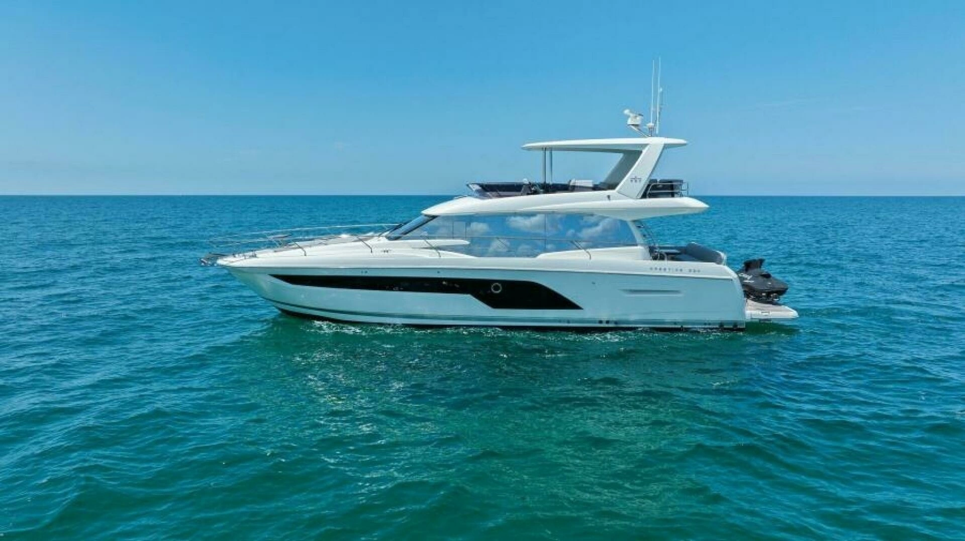 2022 Prestige 590 Flybridge - Image 72