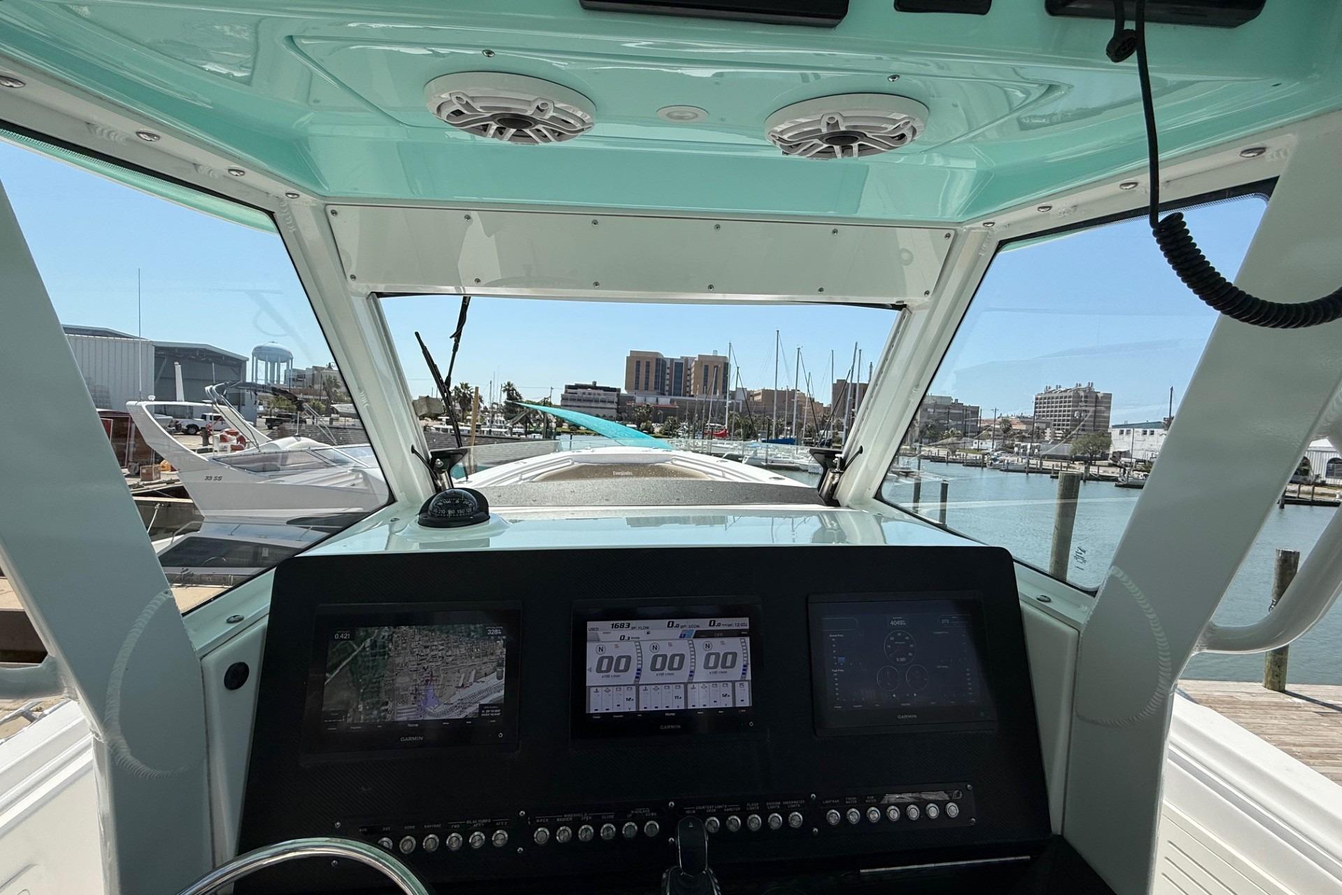2021 Everglades 365 Center Console