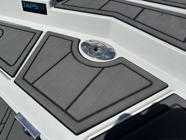 2023 Tigé 20RZX - 12
