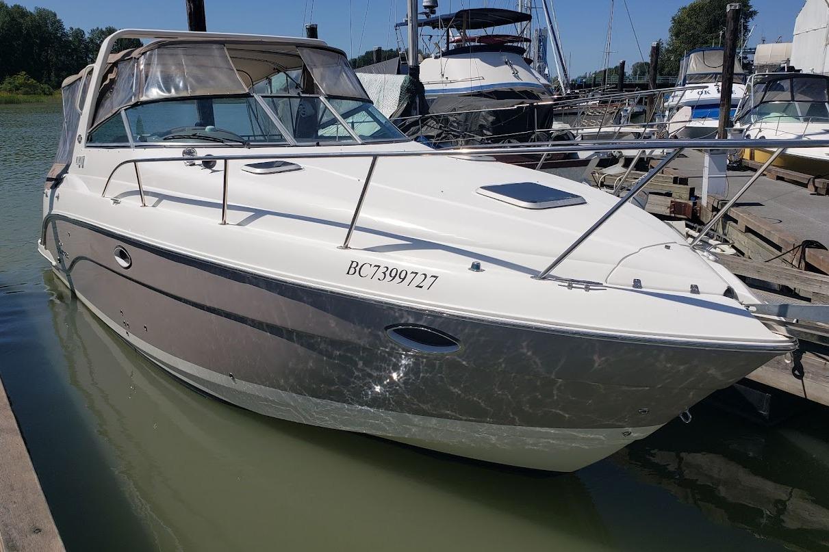 2006 Rinker 300 Express Cruiser