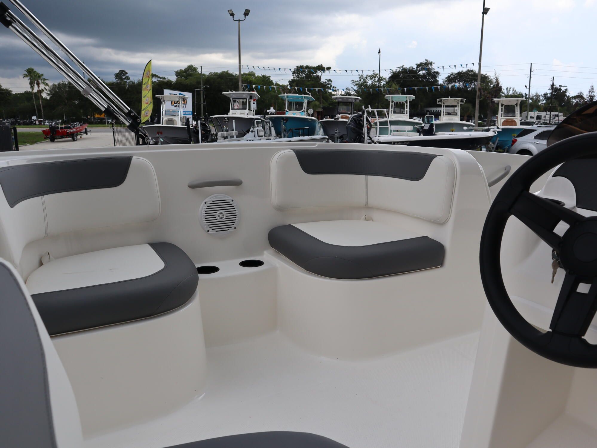 2026 Bayliner E18 LIMITED EDITION - 12