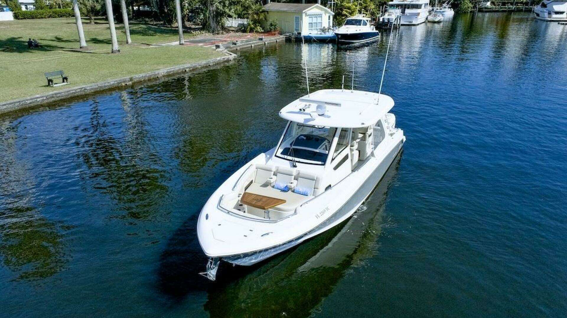 2019 Boston Whaler 350 Realm - Image 8