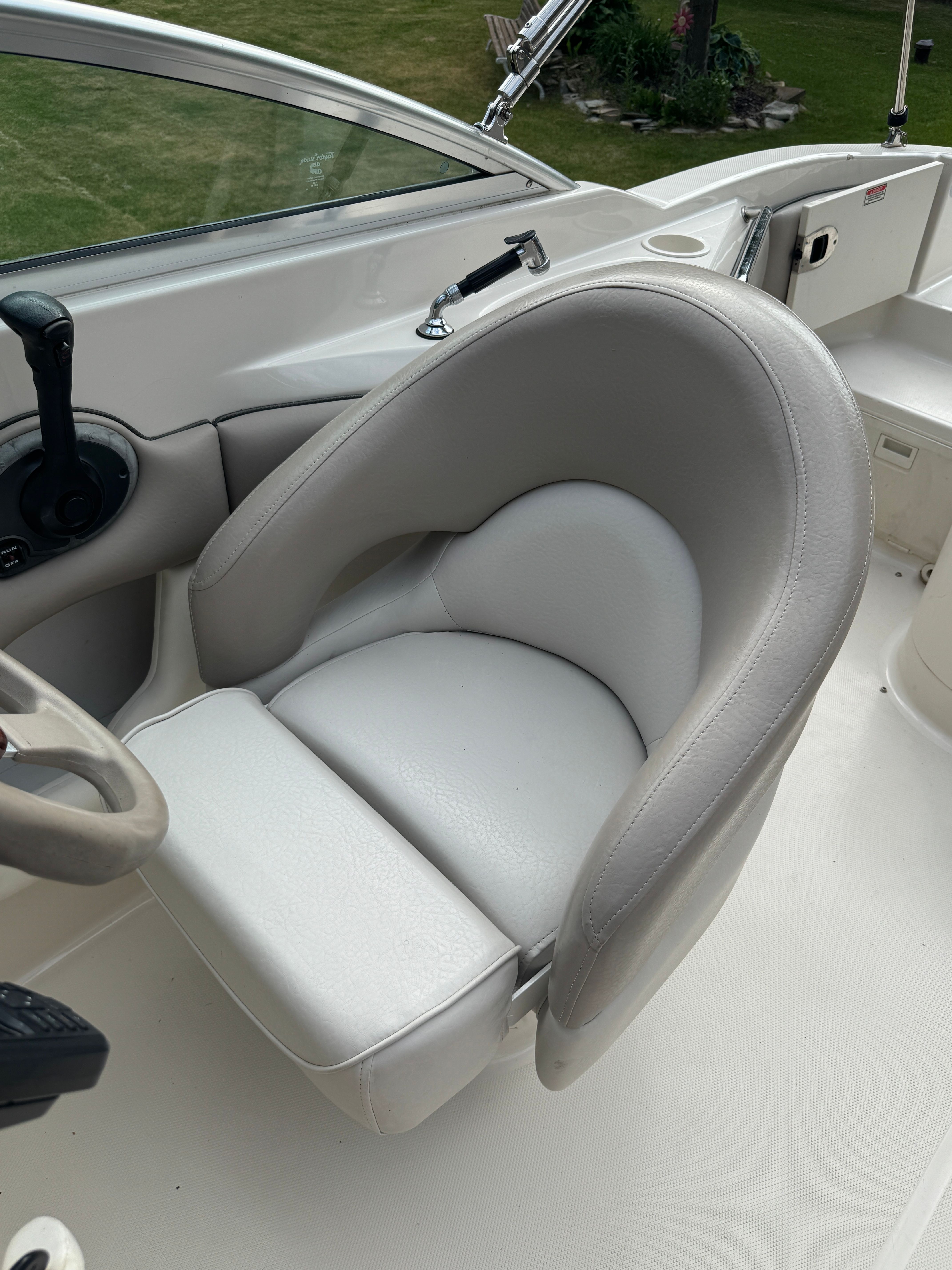 2002 Sea Ray 220 Sundeck - 41