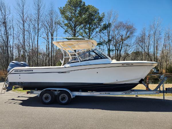 2016 Grady-White Freedom 275