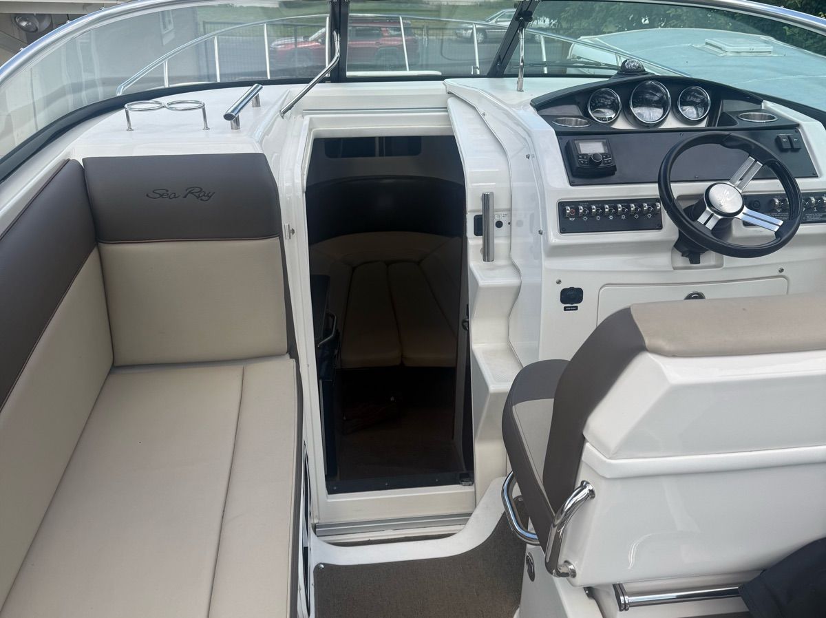 2014 Sea Ray Sundancer 260 - 7
