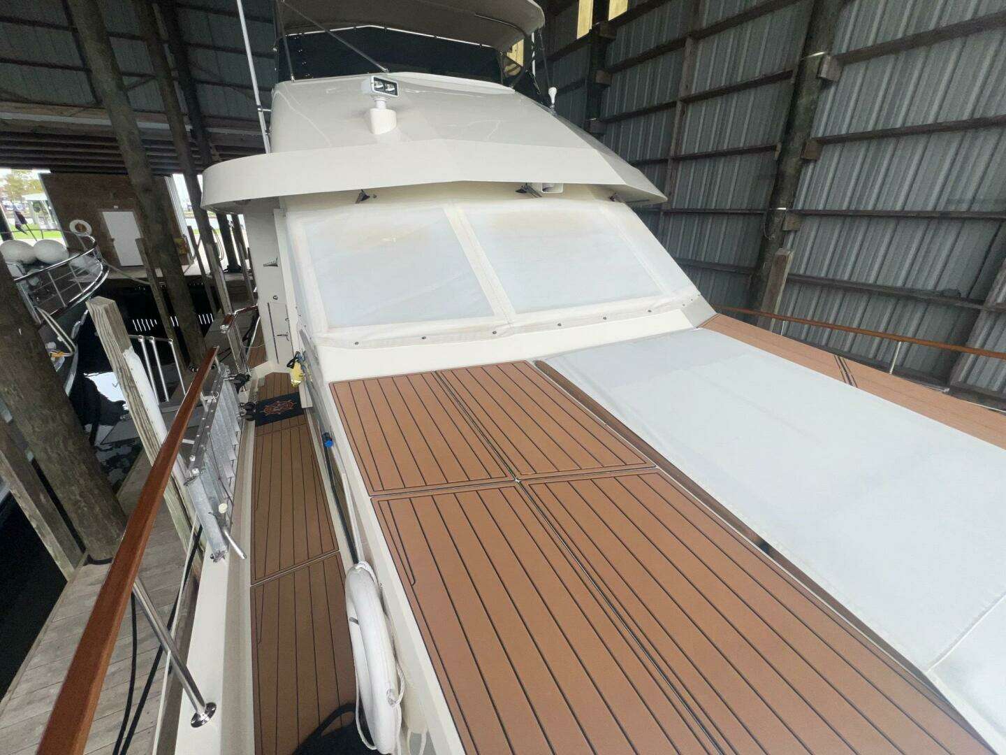 1988 Hatteras Motor Yacht - Image 10