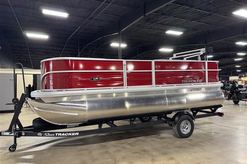 2026 Sun Tracker Party Barge 18 DLX