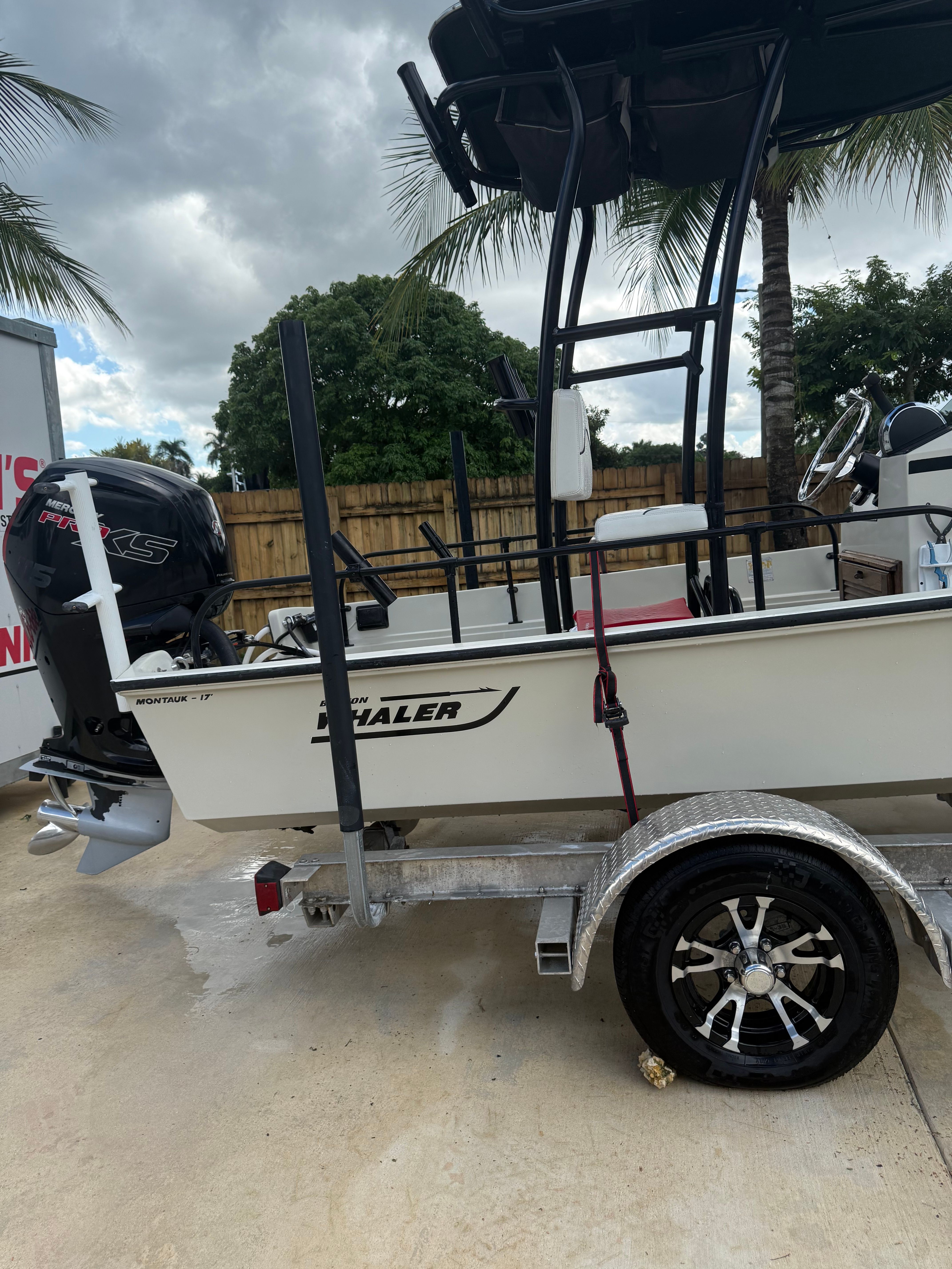 1987 Boston Whaler Mountauk-17 - 4
