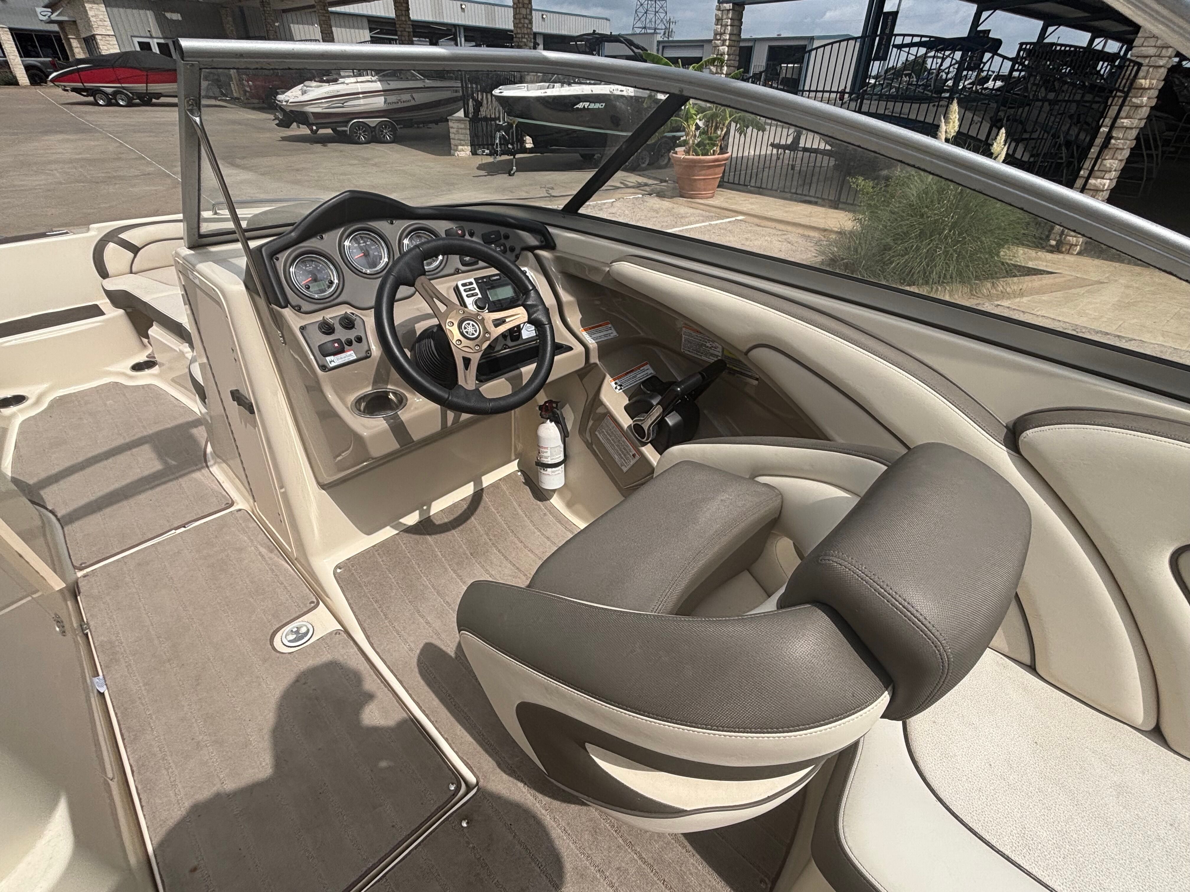 2014 YAMAHA 242 LTD S - Image 15