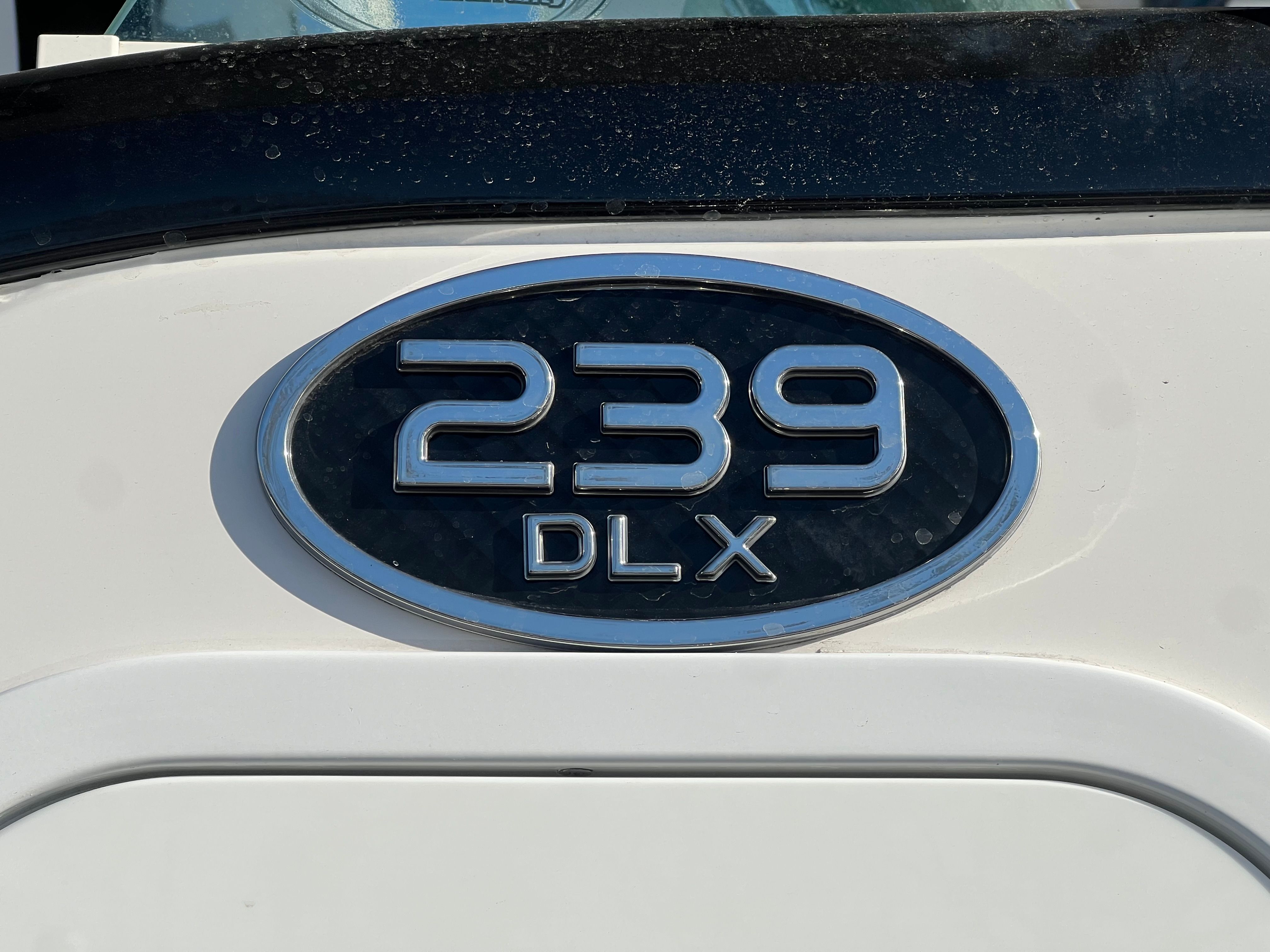 2023 Sea Pro 239 Deep DLX - 2