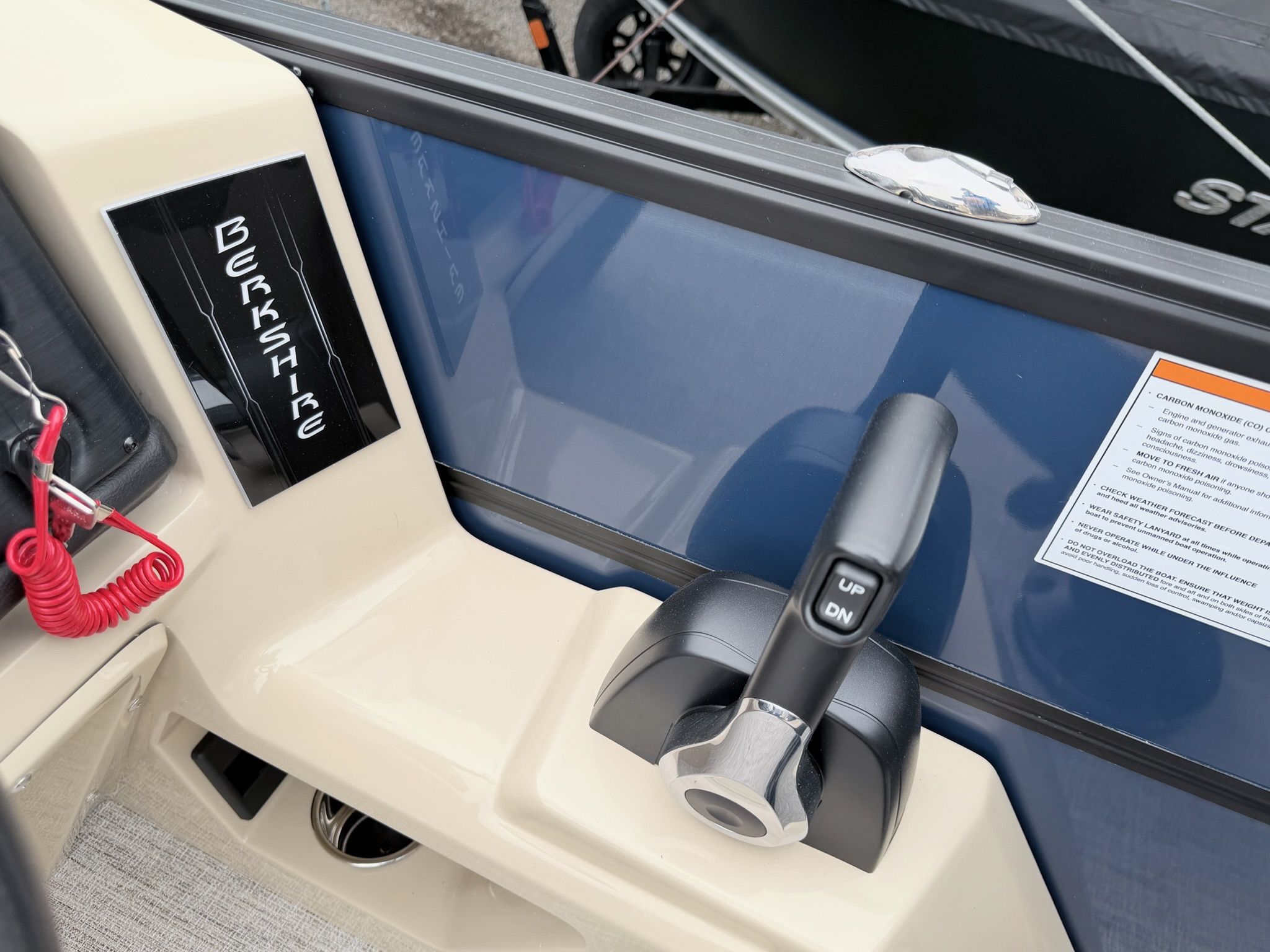 2026 Berkshire 24E CTS 3.0 Tritoon - 11