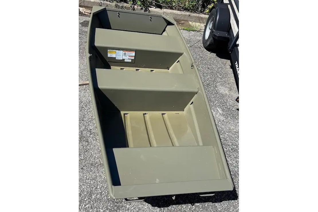 2025 Tracker Grizzly 1036 Utility