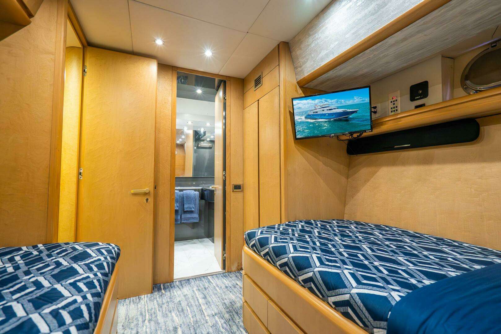 1991 Maiora Raised Pilothouse - Image 19