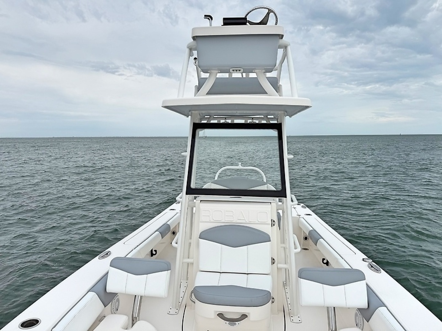 2021 Robalo 246 Cayman SD - Image 23