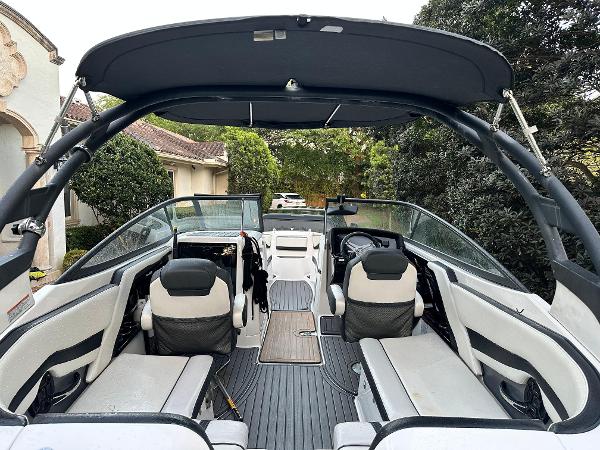 2018 Yamaha Boats 242 Limited S - 10