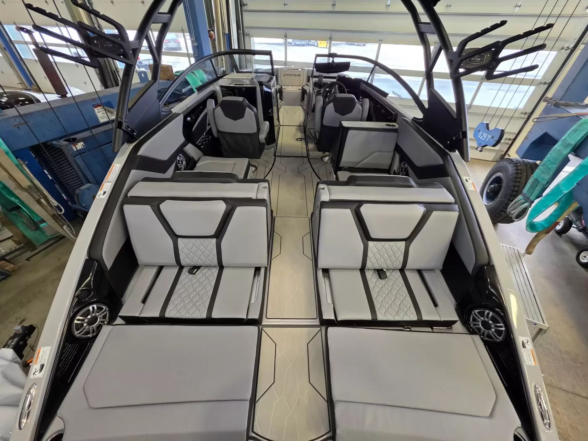 2026 Yamaha Boats 255XD - 6