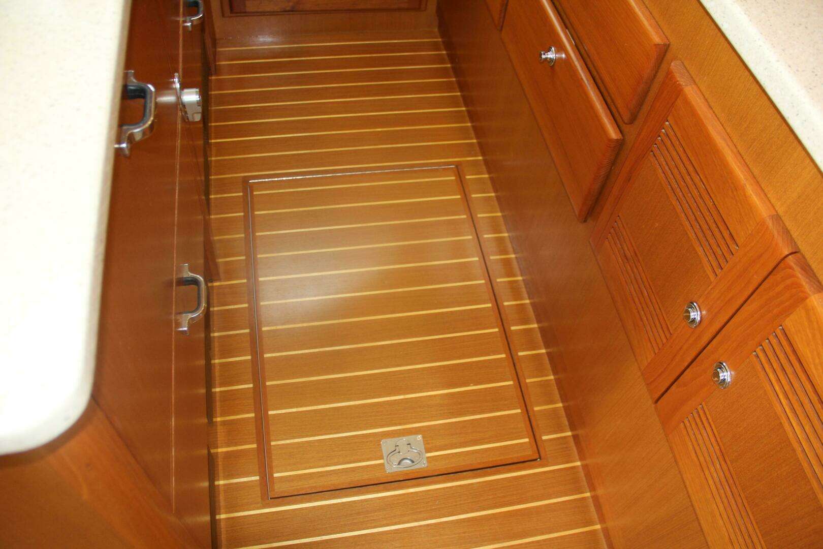 2004 Cabo 48 Flybridge - Image 18