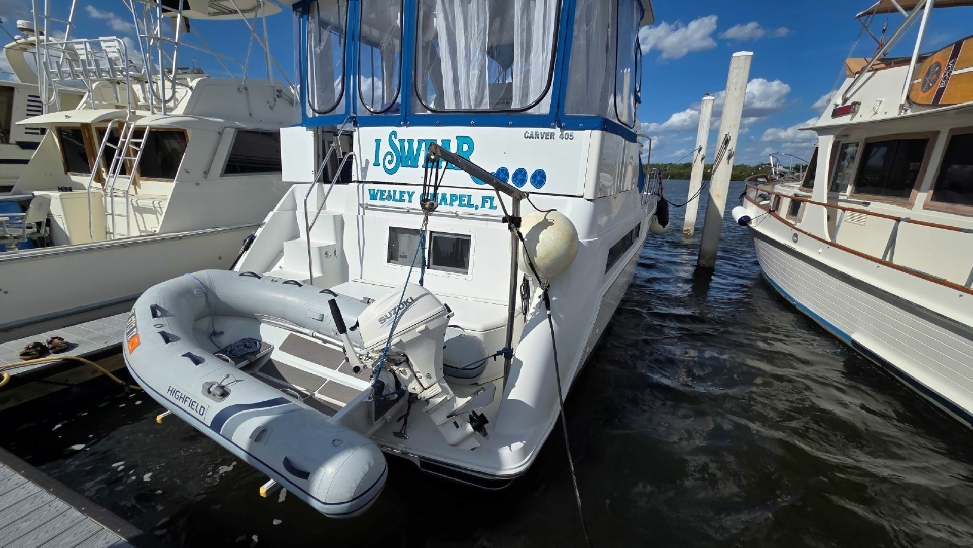 1998 Carver 405 Aft Cabin Motor Yacht - Image 4