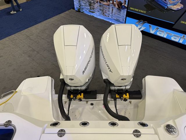 2026 Everglades 285 Center Console - 7