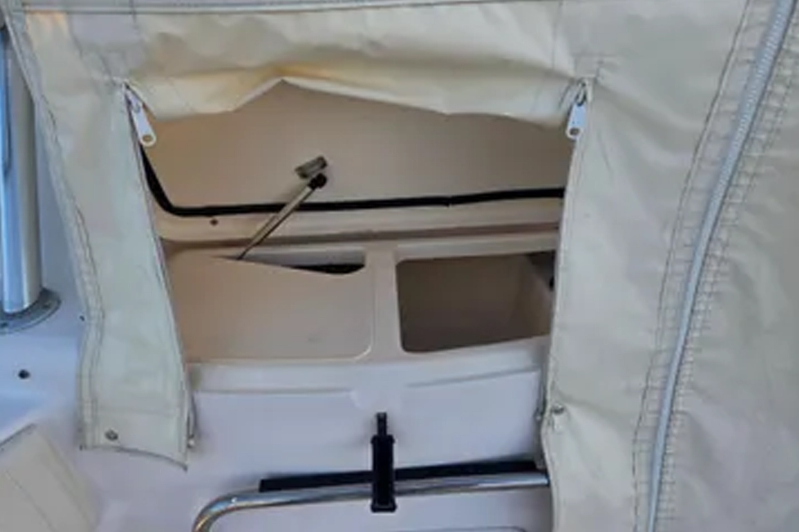 2004 Grady-White Express 330 - Image 31