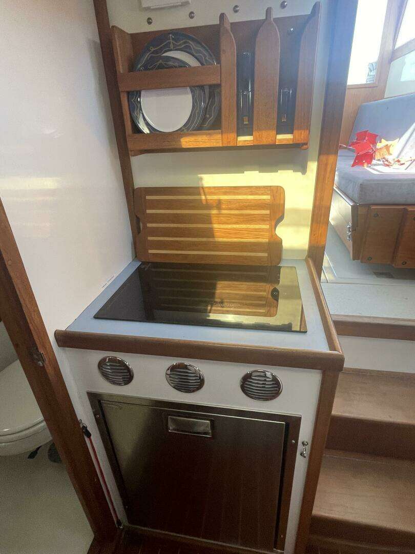 1988 Ellis Extended Pilothouse - Image 27