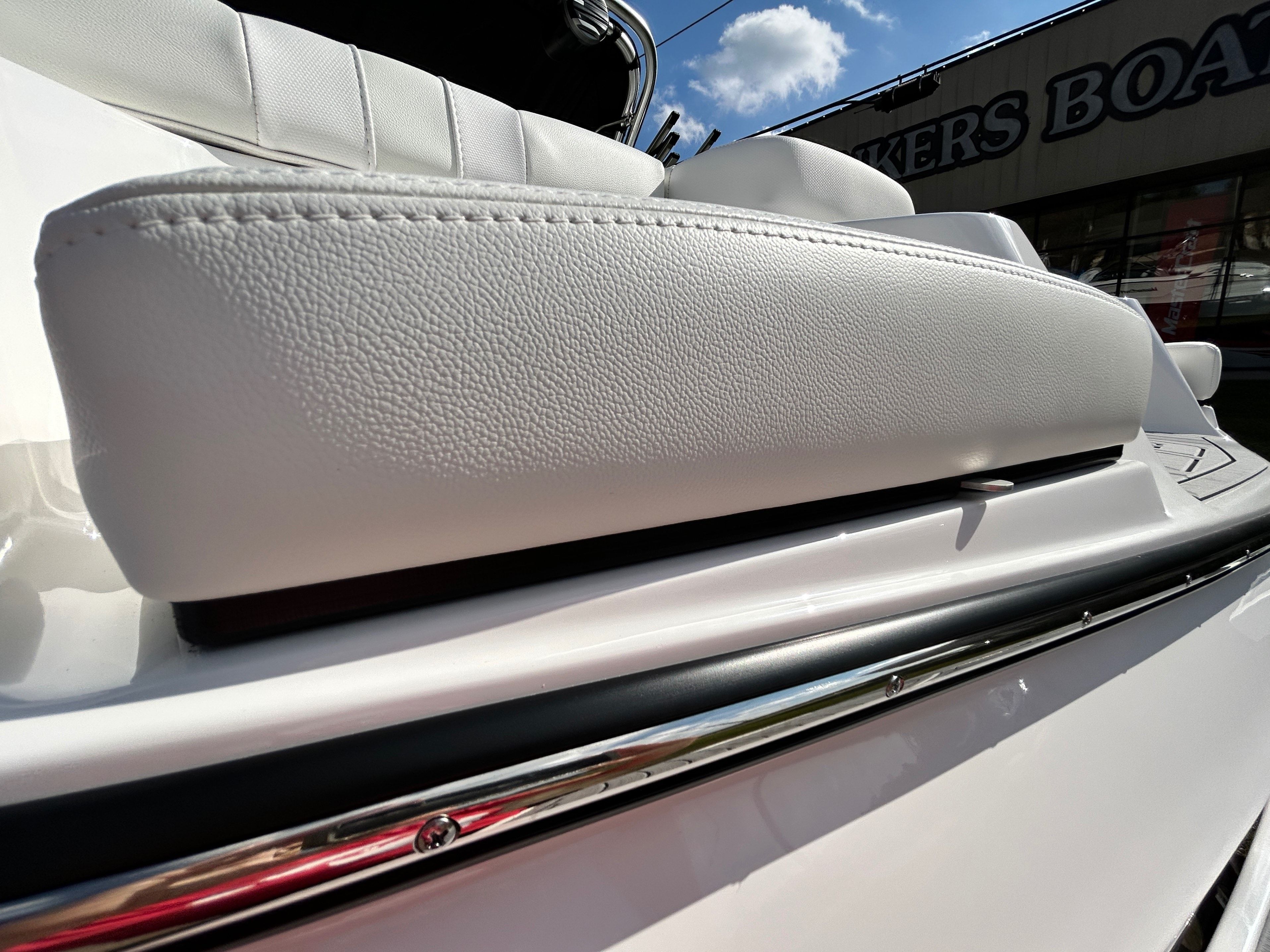 2026 MasterCraft XT23 - 12