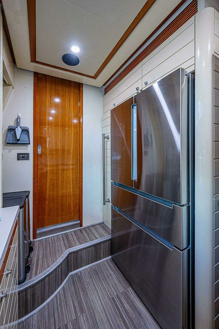 2006 Ferretti Yachts 830 - Image 68