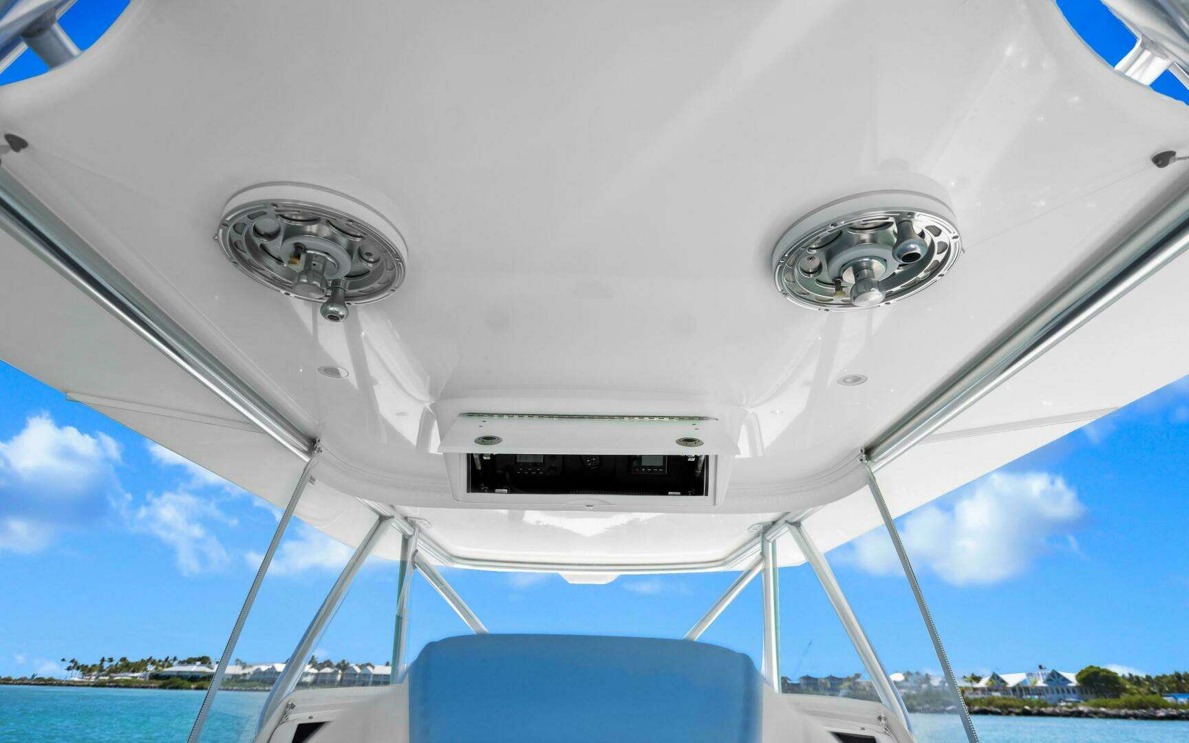 2018 Regulator 41 Center Console - Image 44