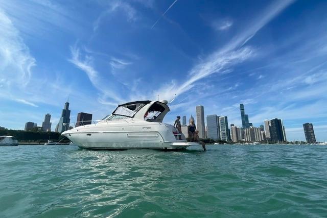 2000 Cruisers Yachts 3575 Express