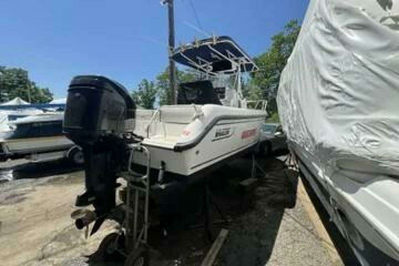 2002 Boston Whaler 21 Outrage - Image 3