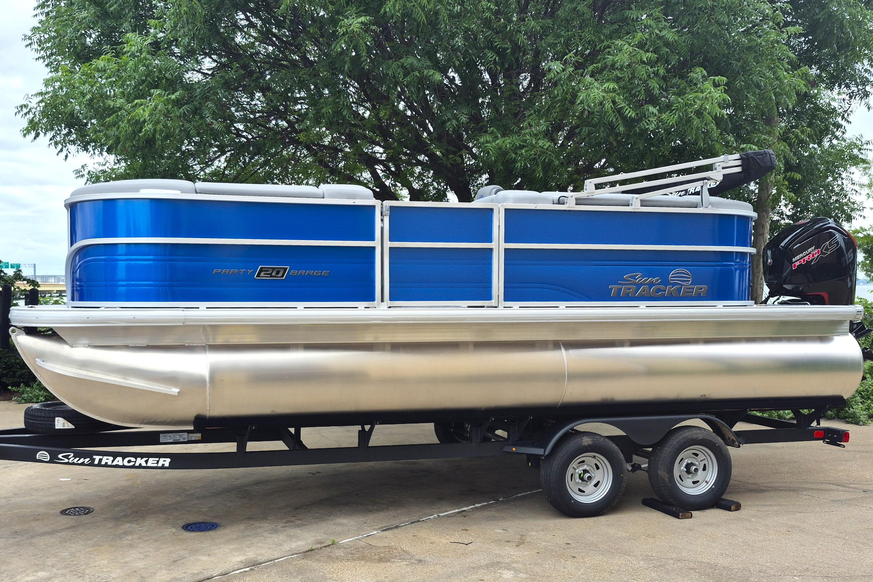 2026 Sun Tracker Party Barge 20 DLX