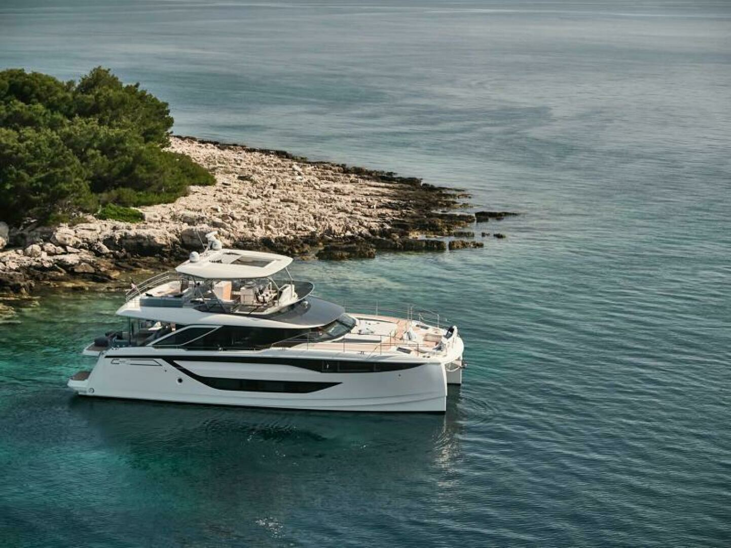 2027 Prestige M8 - Image 3