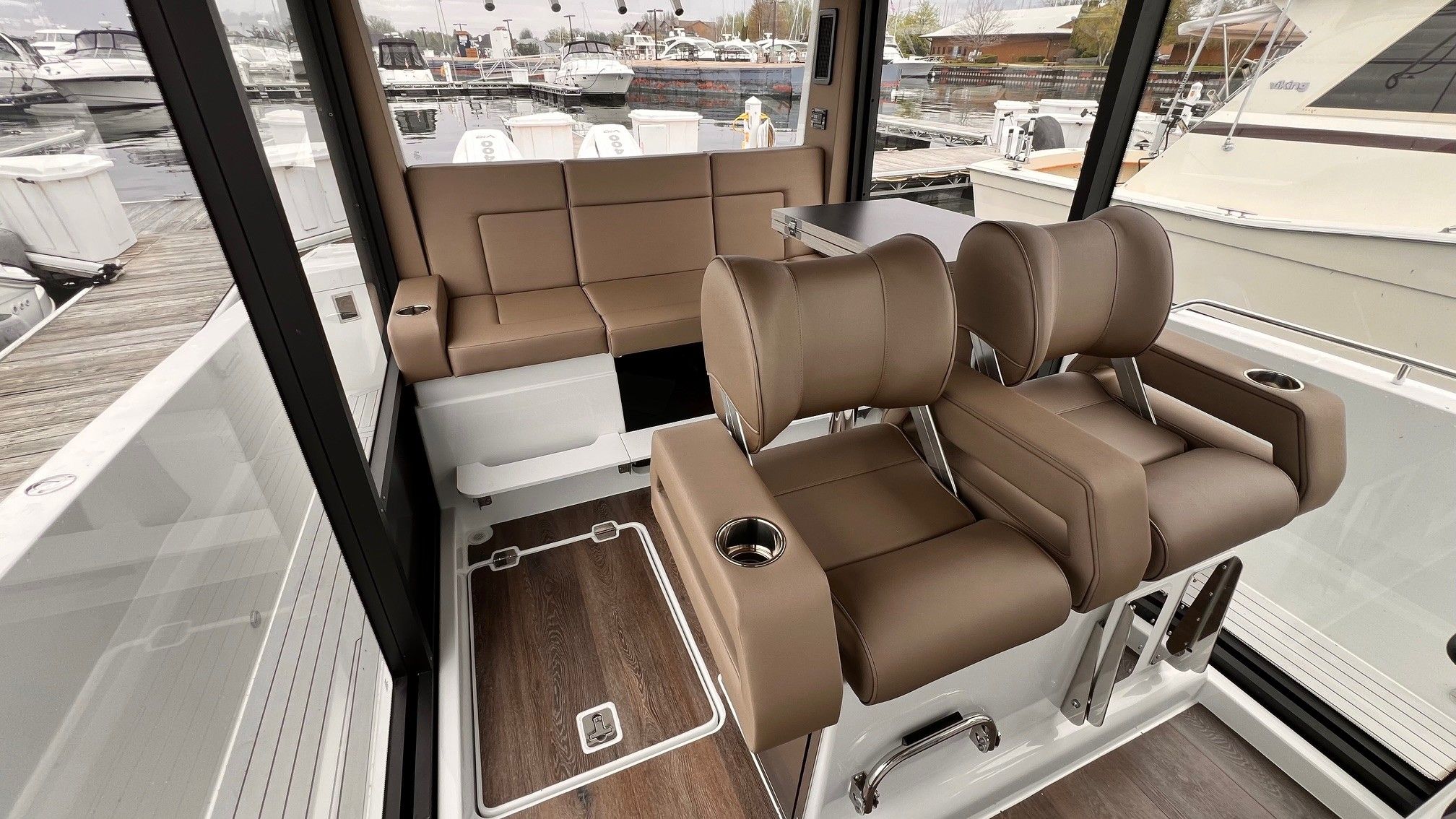 2026 Cruisers Yachts 38 VTR EC - 14