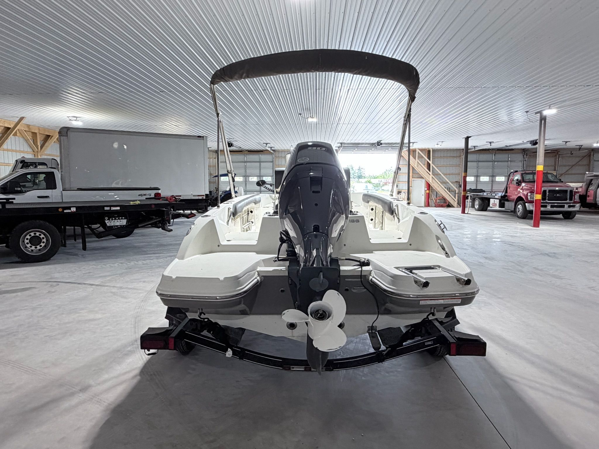2017 Stingray 186 CC - 28