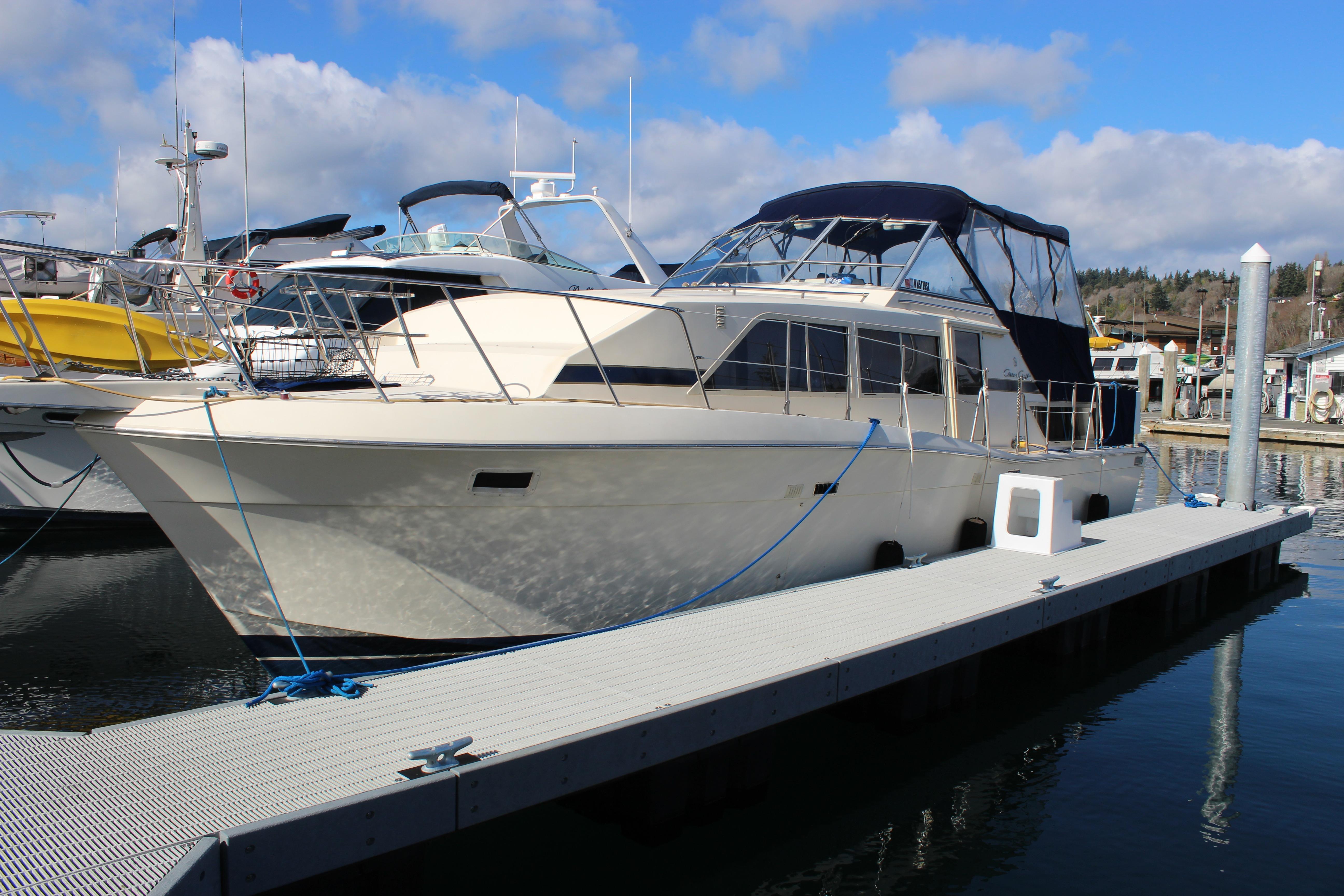 1987 Chris-Craft 381 Catalina