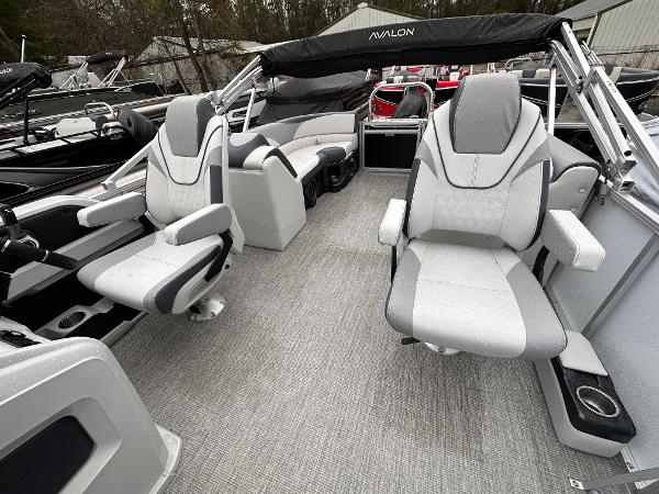 2025 Avalon LSZ Quad Lounger interior with luxurious seating and modern design.