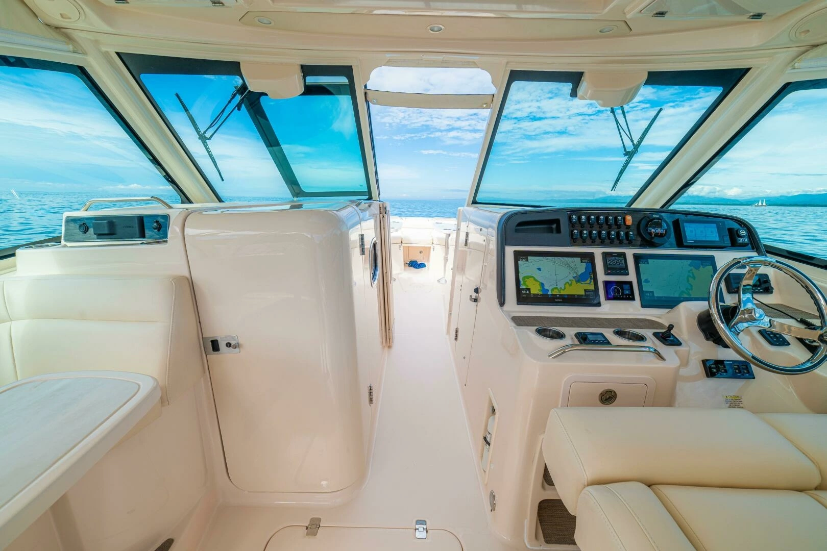 2020 Grady-White Freedom 375 - Image 18