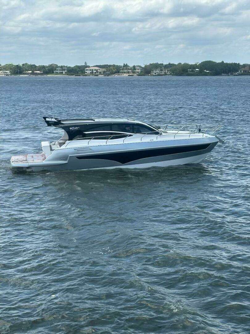 2025 Real 40 HT Luxury - Image 30