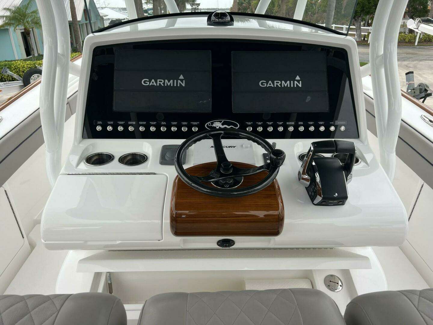 2023 Valhalla Boatworks V-33 - Image 18