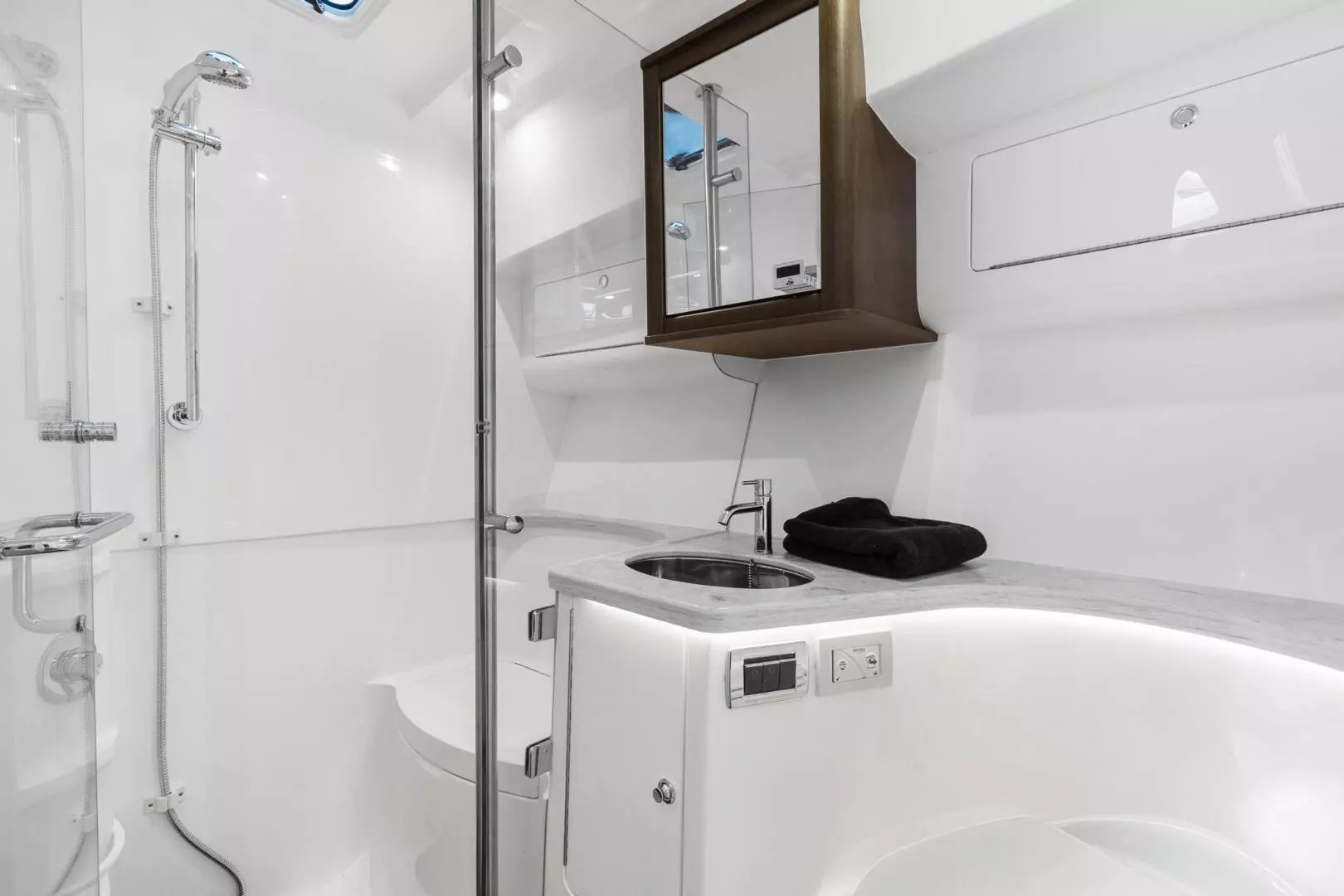 2021 Intrepid 438 Evolution - Image 35