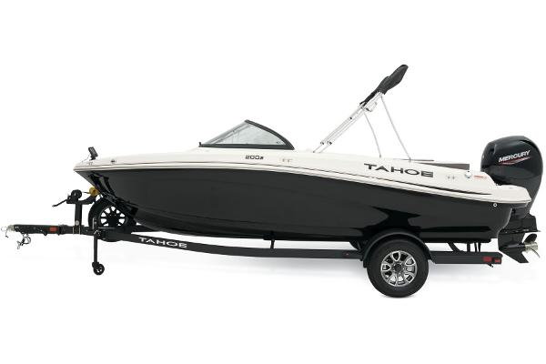 2025 Tahoe 200 S - 14